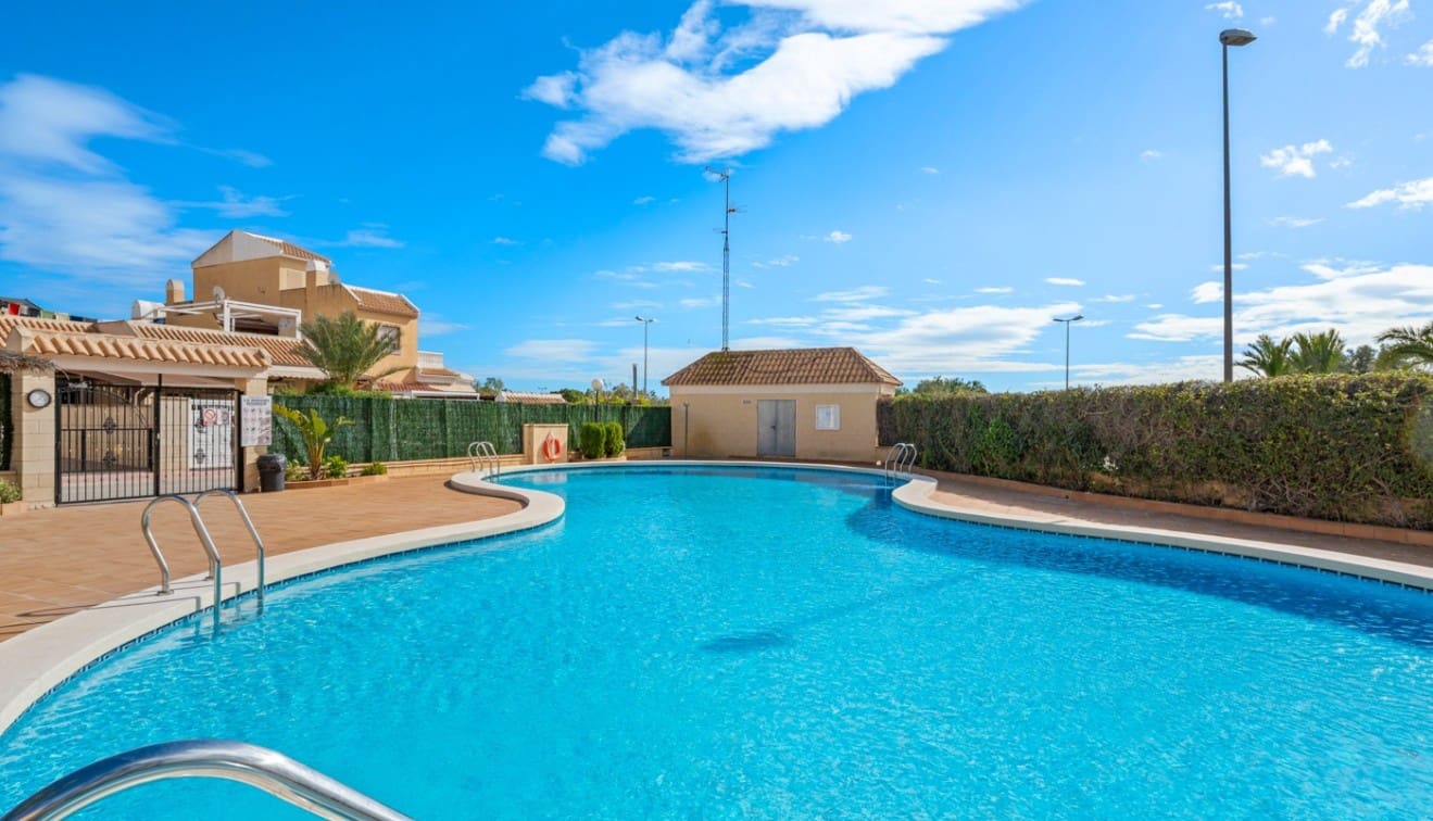 5 soveværelse Lejlighed til salg i Ciudad Quesada med swimmingpool - € 276.000 (Ref: 9584640)