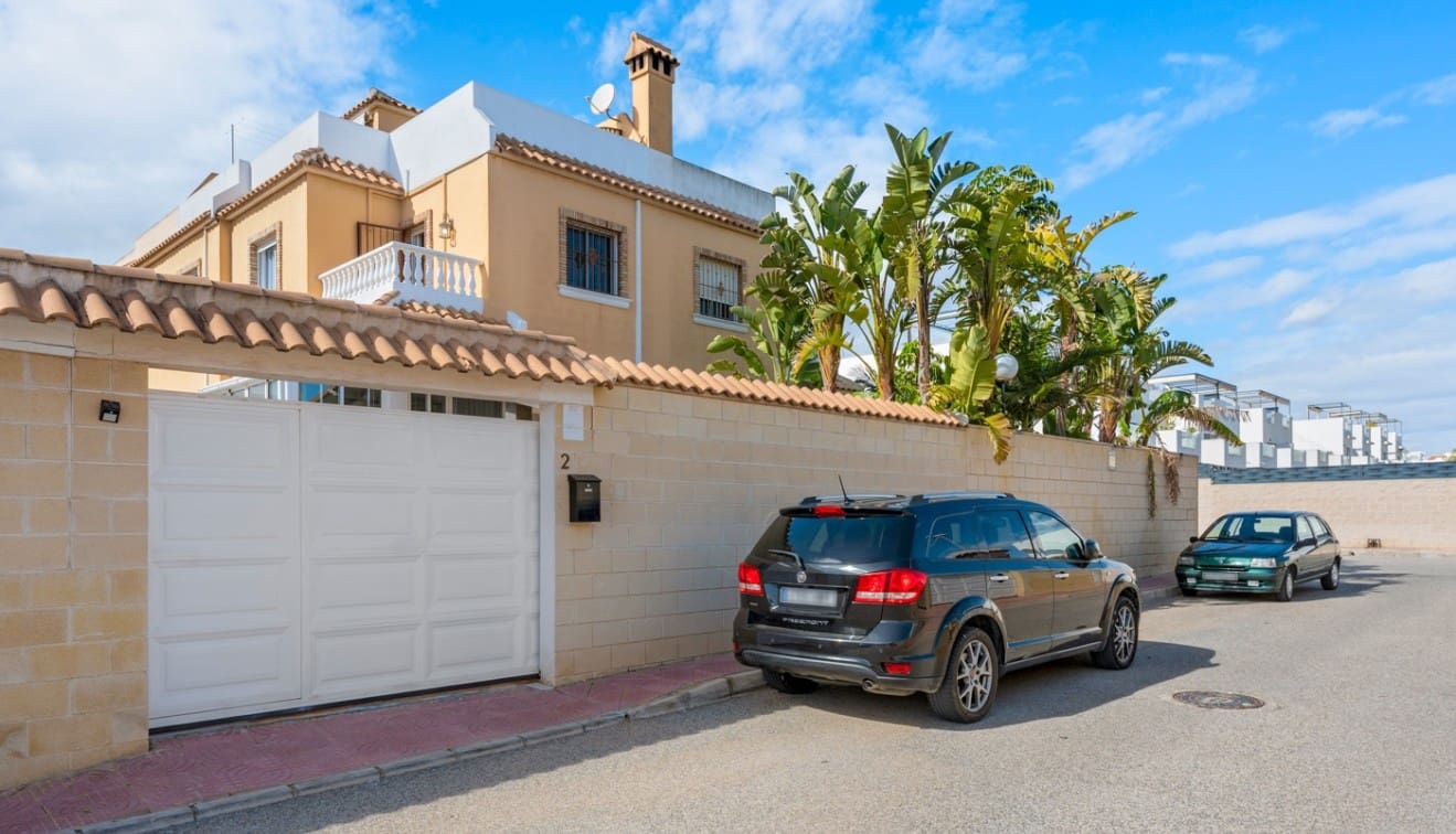 5 soveværelse Lejlighed til salg i Ciudad Quesada med swimmingpool - € 276.000 (Ref: 9584640)