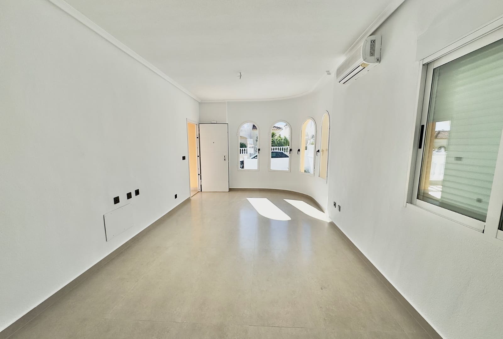 2 soveværelse Villa til salg i Algorfa med swimmingpool - € 259.000 (Ref: 9592219)