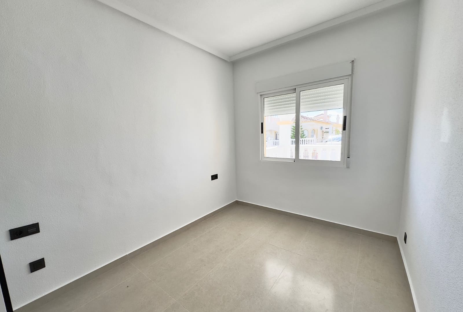 2 soveværelse Villa til salg i Algorfa med swimmingpool - € 259.000 (Ref: 9592219)