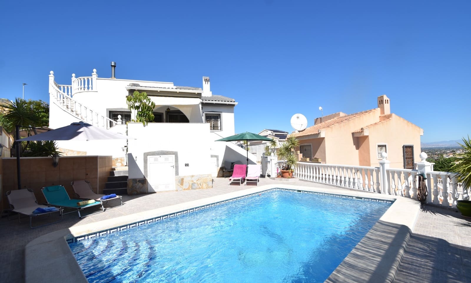 2 soveværelse Villa til salg i Ciudad Quesada med swimmingpool - € 279.000 (Ref: 9597154)