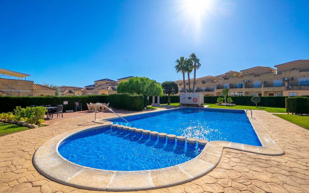 3 soveværelse Byhus til salg i Orihuela Costa med swimmingpool - € 195.000 (Ref: 9609554)