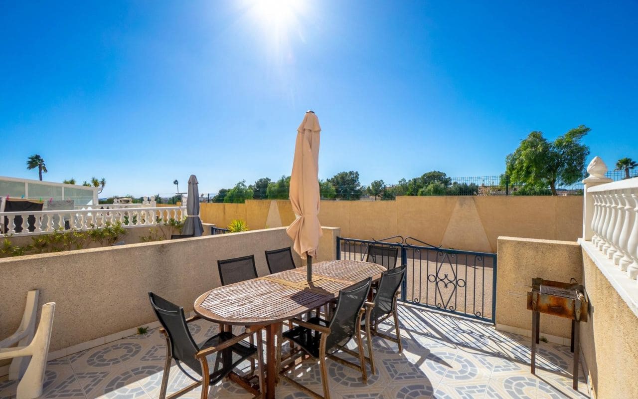 3 soveværelse Byhus til salg i Orihuela Costa med swimmingpool - € 195.000 (Ref: 9609554)