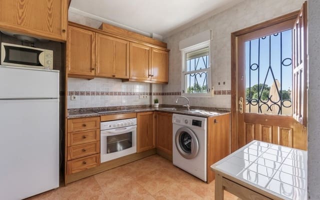 3 soverom Hus til salgs i Orihuela Costa, Orihuela med svømmebasseng - € 195 000 (Ref: 9609554)