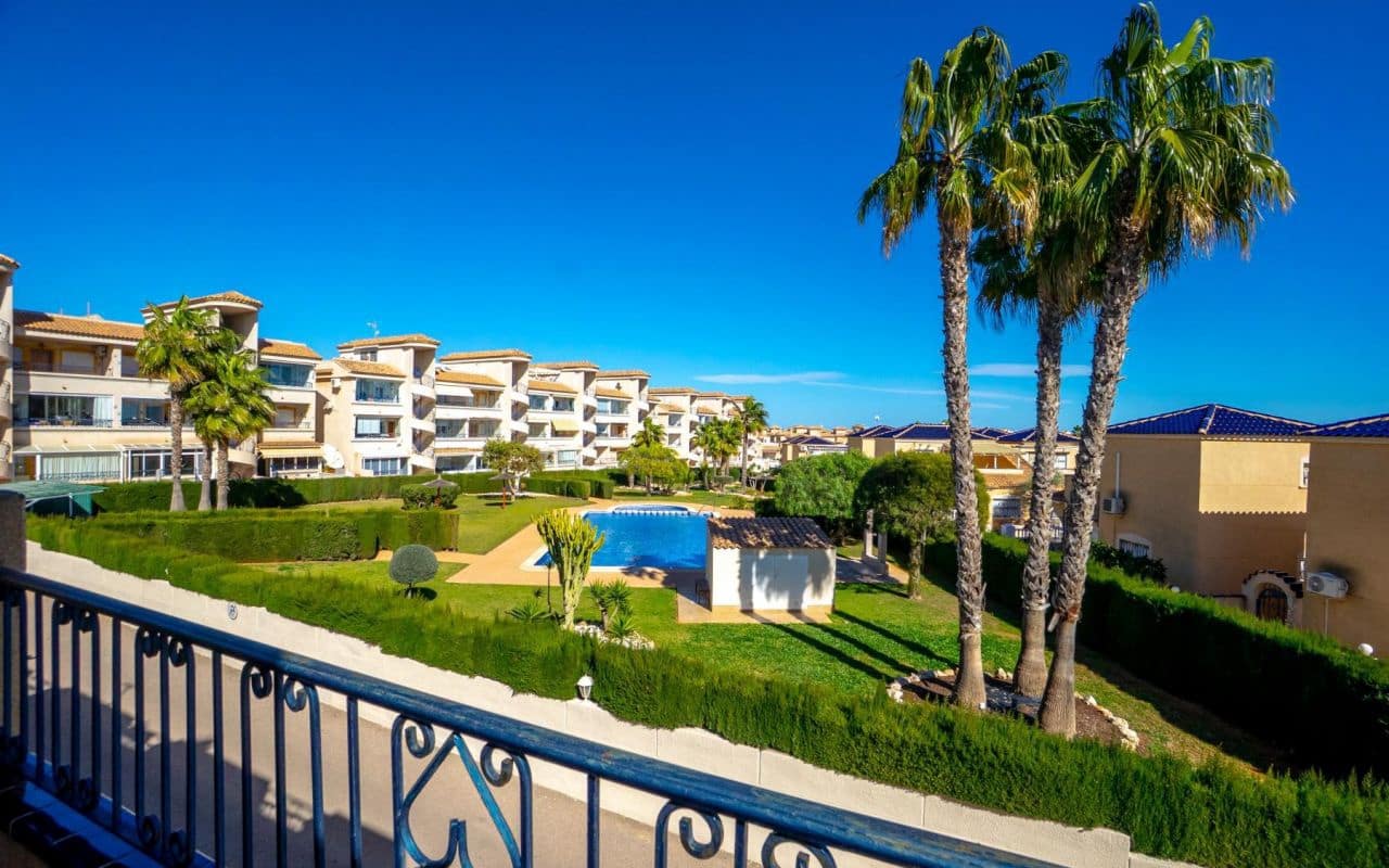 3 soveværelse Byhus til salg i Orihuela Costa med swimmingpool - € 195.000 (Ref: 9609554)