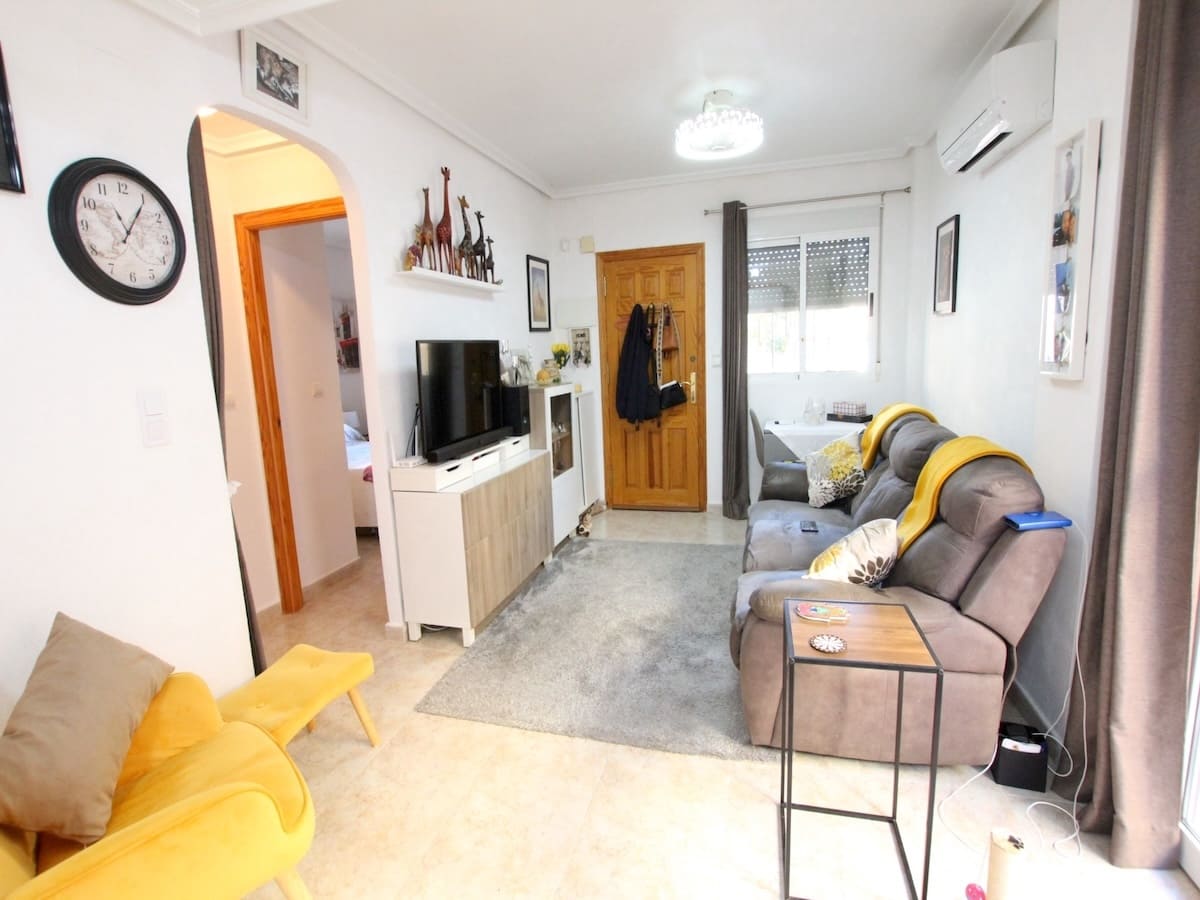 3 bedroom Townhouse for sale in Orihuela Costa with pool - € 184,950 (Ref: 9617104)