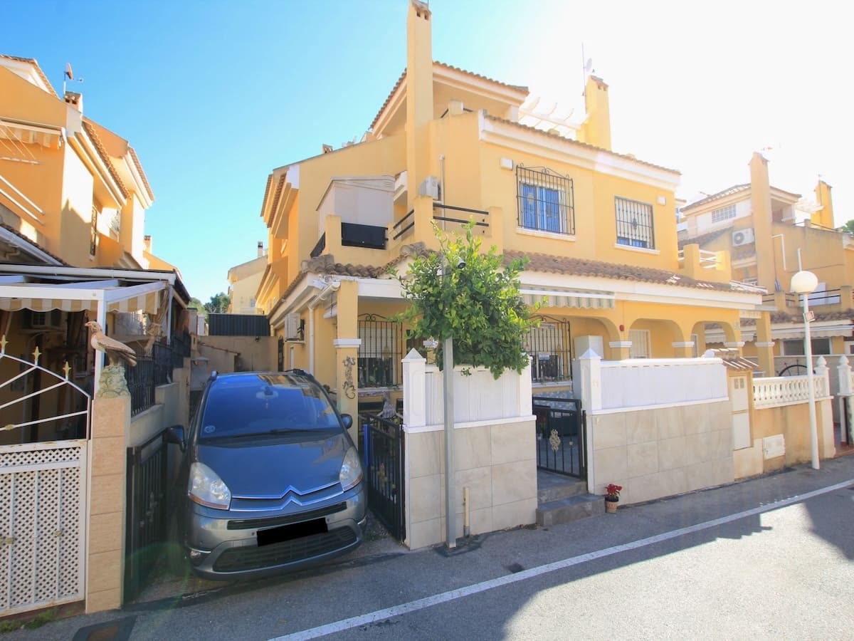 3 bedroom Townhouse for sale in Orihuela Costa with pool - € 184,950 (Ref: 9617104)