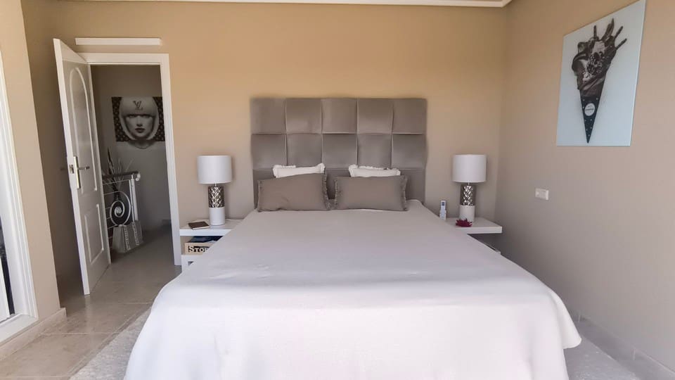 2 soveværelse Byhus til salg i Ciudad Quesada med swimmingpool garage - € 265.000 (Ref: 9618477)