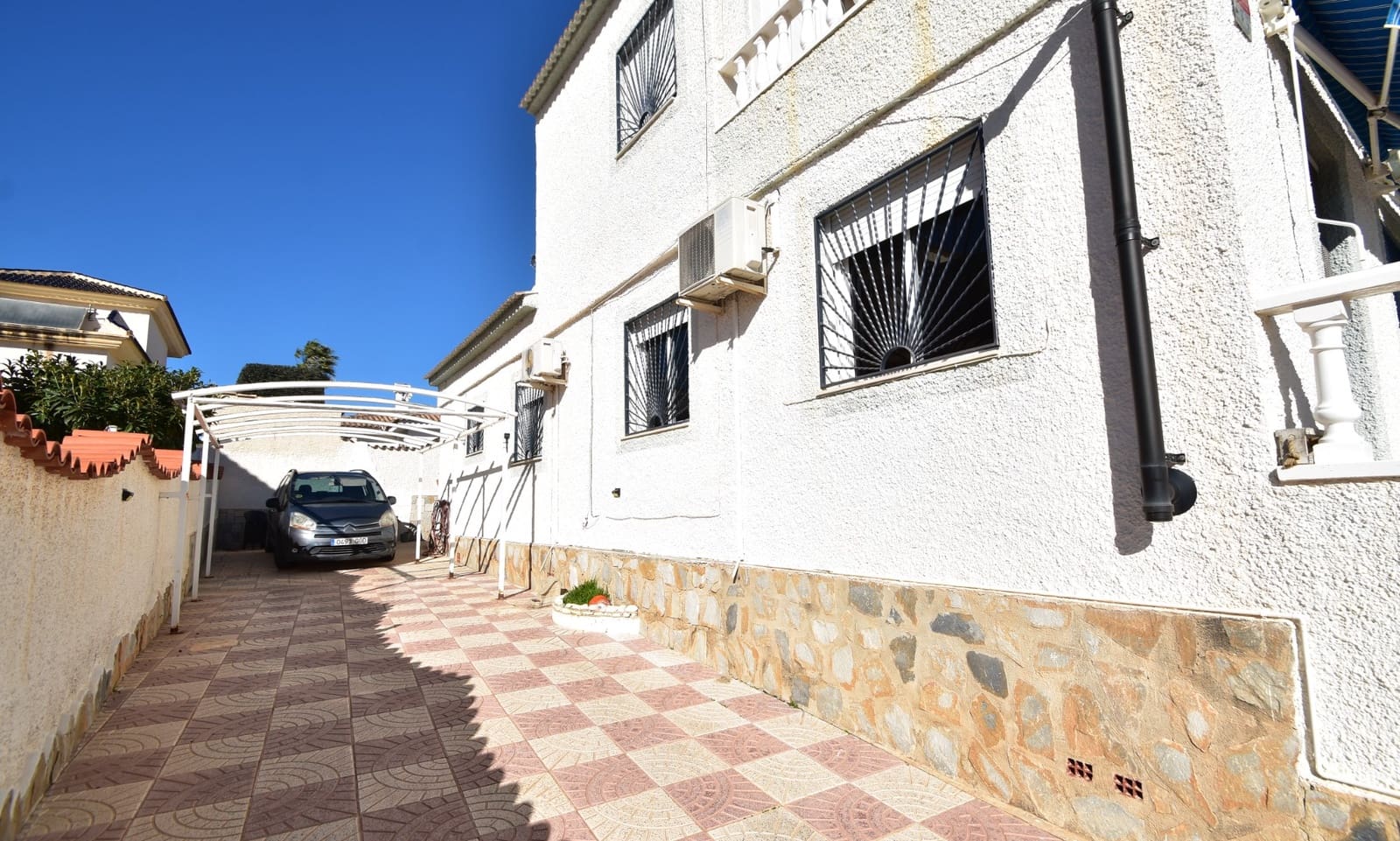 3 bedroom Villa for sale in Ciudad Quesada with pool - € 375,000 (Ref: 9626590)