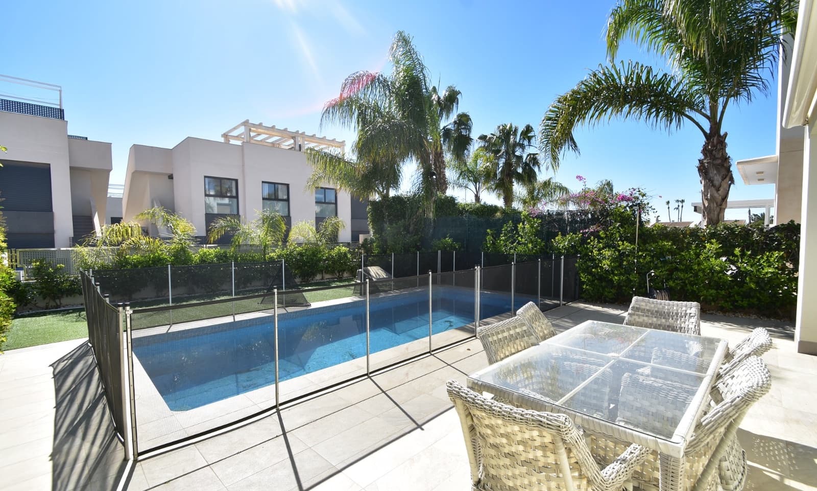 3 slaapkamer Villa te koop in Ciudad Quesada met zwembad - € 459.000 (Ref: 9628002)