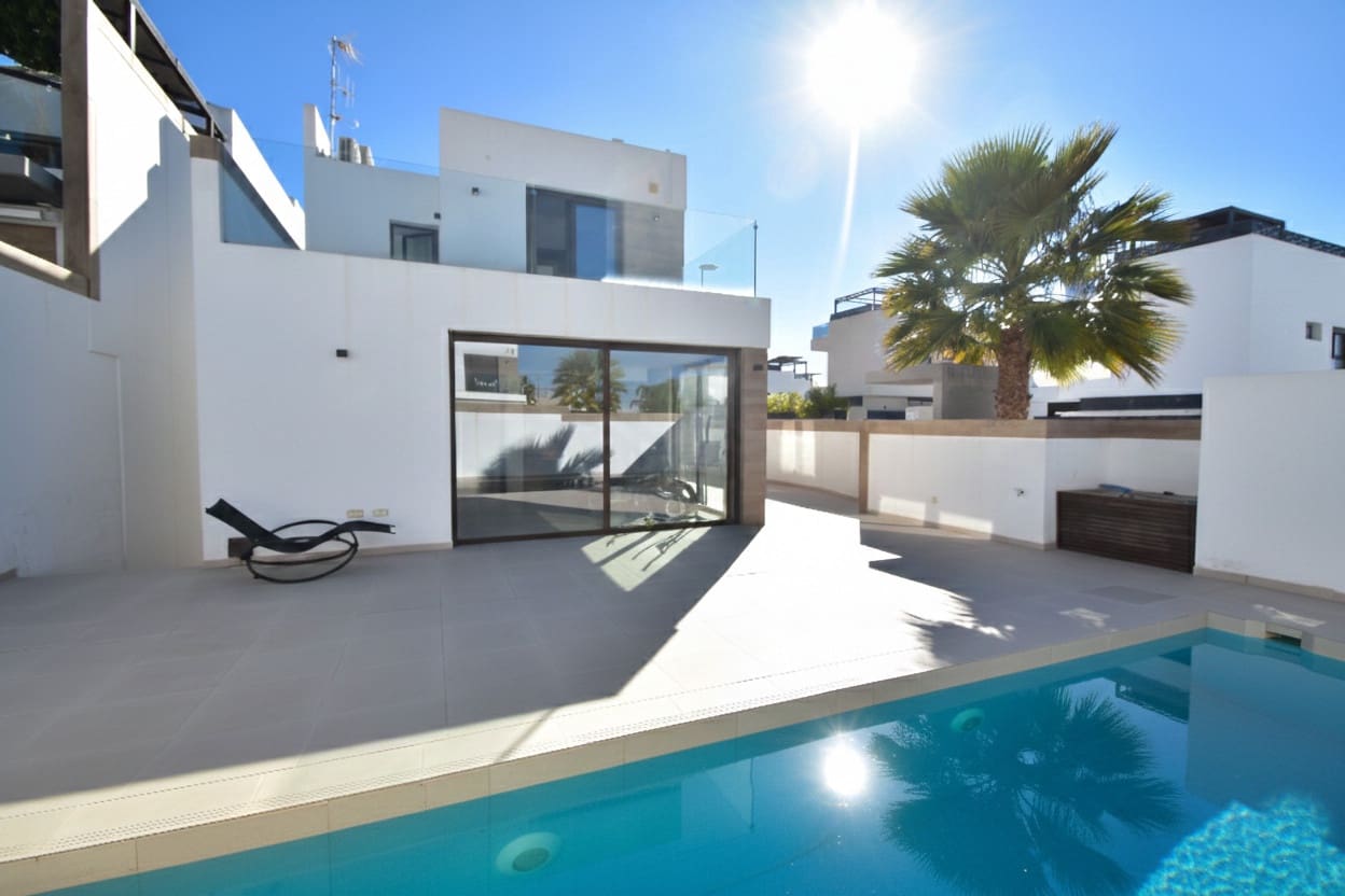 3 sovrum Villa till salu i Benijofar med pool - 440 000 € (Ref: 9628003)