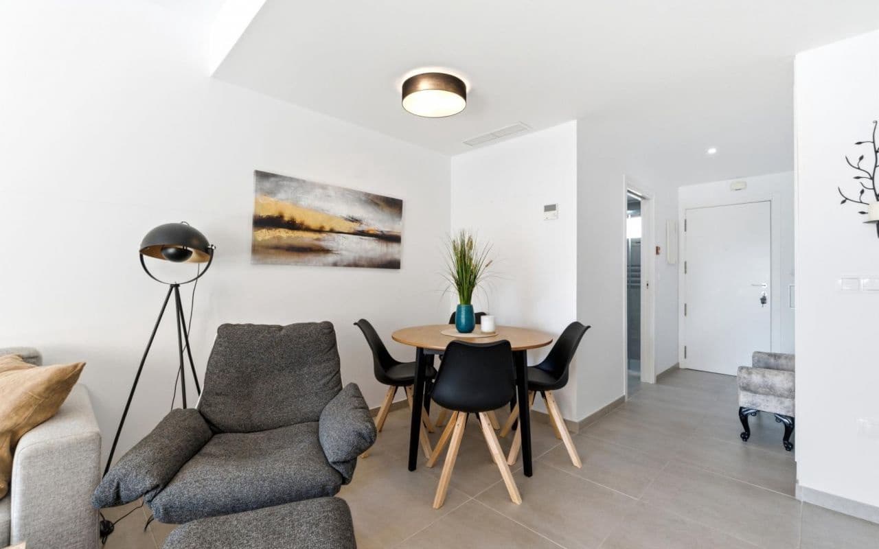 Leilighet til salgs i Los Dolses med svømmebasseng - € 249 000 (Ref: 9628174)