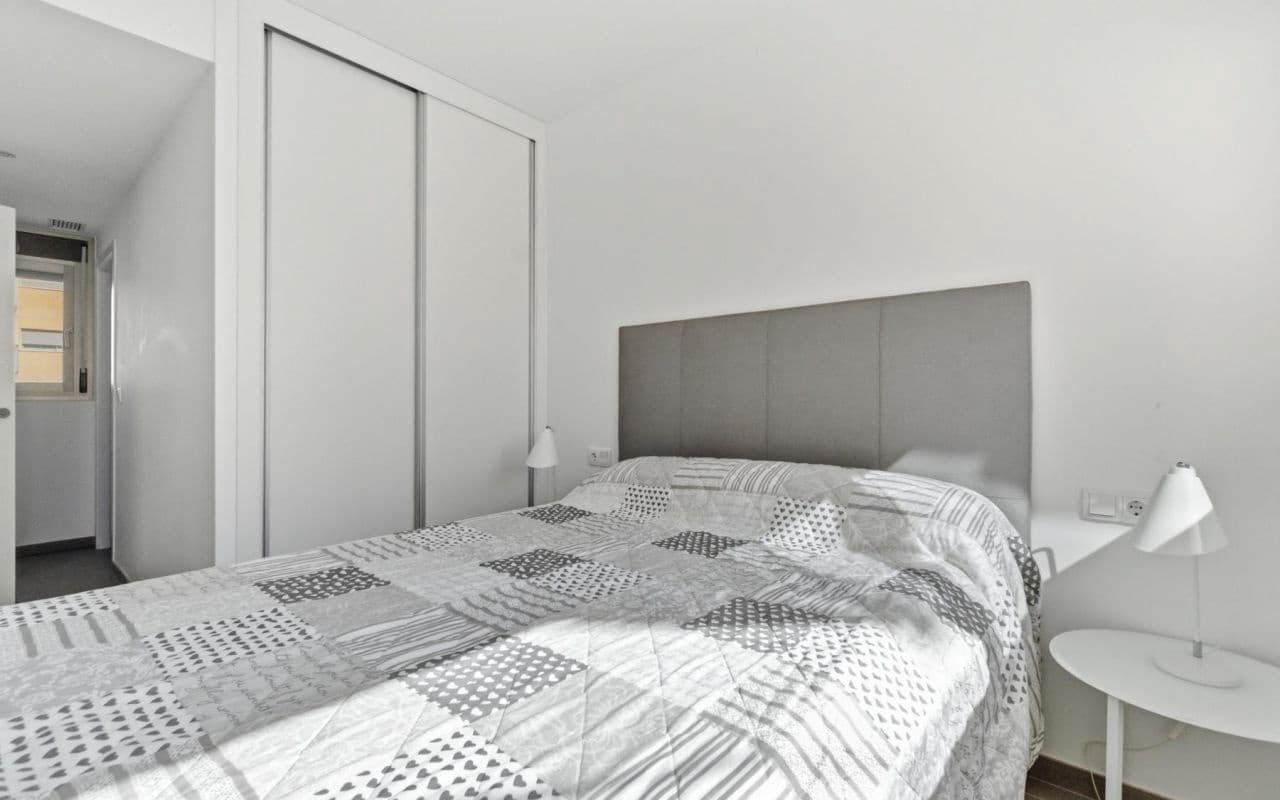 Leilighet til salgs i Los Dolses med svømmebasseng - € 249 000 (Ref: 9628174)