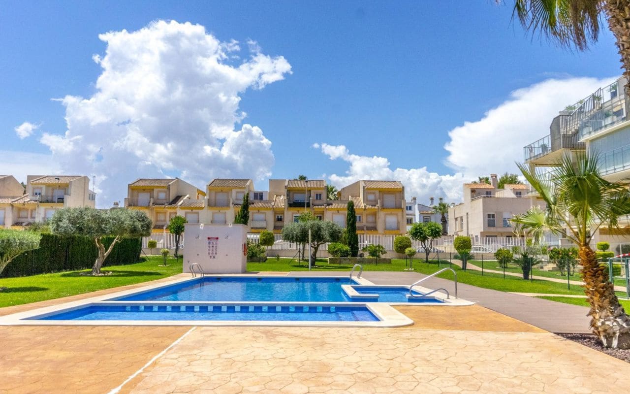 Leilighet til salgs i Los Dolses med svømmebasseng - € 249 000 (Ref: 9628174)