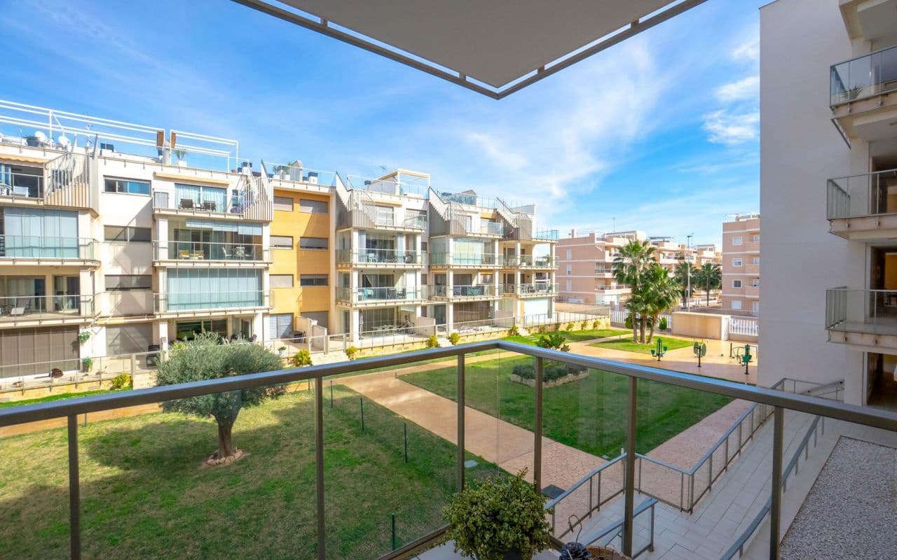 Leilighet til salgs i Los Dolses med svømmebasseng - € 249 000 (Ref: 9628174)