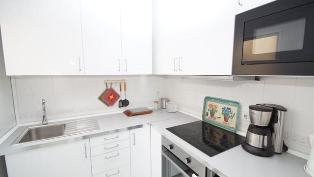 Apartamento de 2 habitaciones en Playa Flamenca, Orihuela en venta con piscina - 149.000 € (Ref: 9631834)