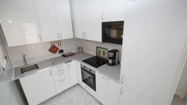 Apartamento de 2 habitaciones en Playa Flamenca, Orihuela en venta con piscina - 149.000 € (Ref: 9631834)