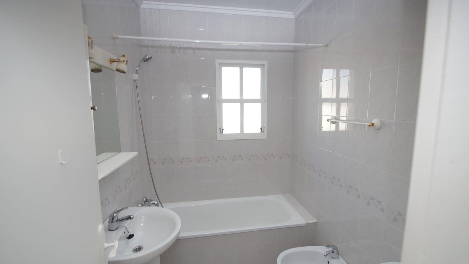 Apartamento de 2 habitaciones en Playa Flamenca en venta con piscina - 149.000 € (Ref: 9631834)