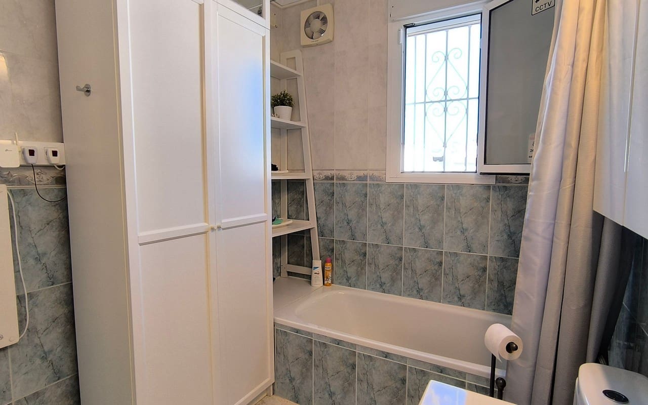 4 soveværelse Villa til salg i Ciudad Quesada med swimmingpool garage - € 375.000 (Ref: 9635133)