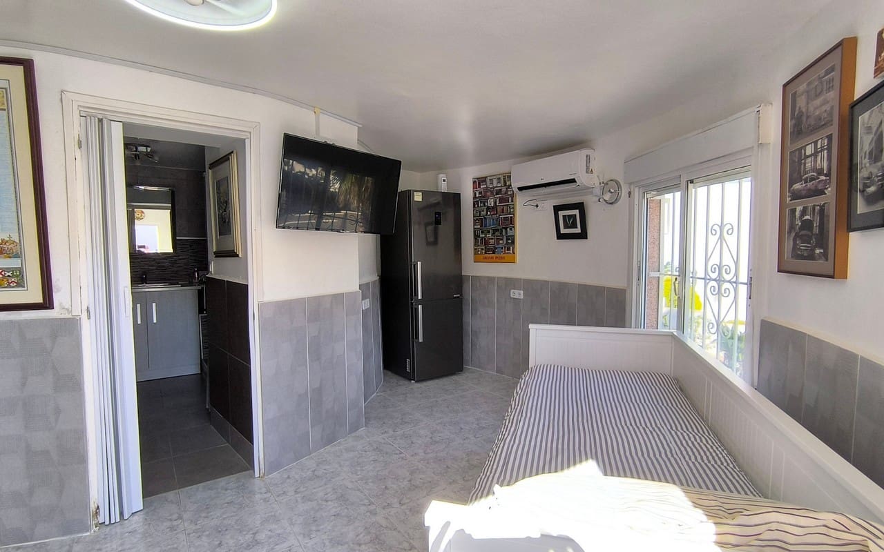 4 soveværelse Villa til salg i Ciudad Quesada med swimmingpool garage - € 375.000 (Ref: 9635133)