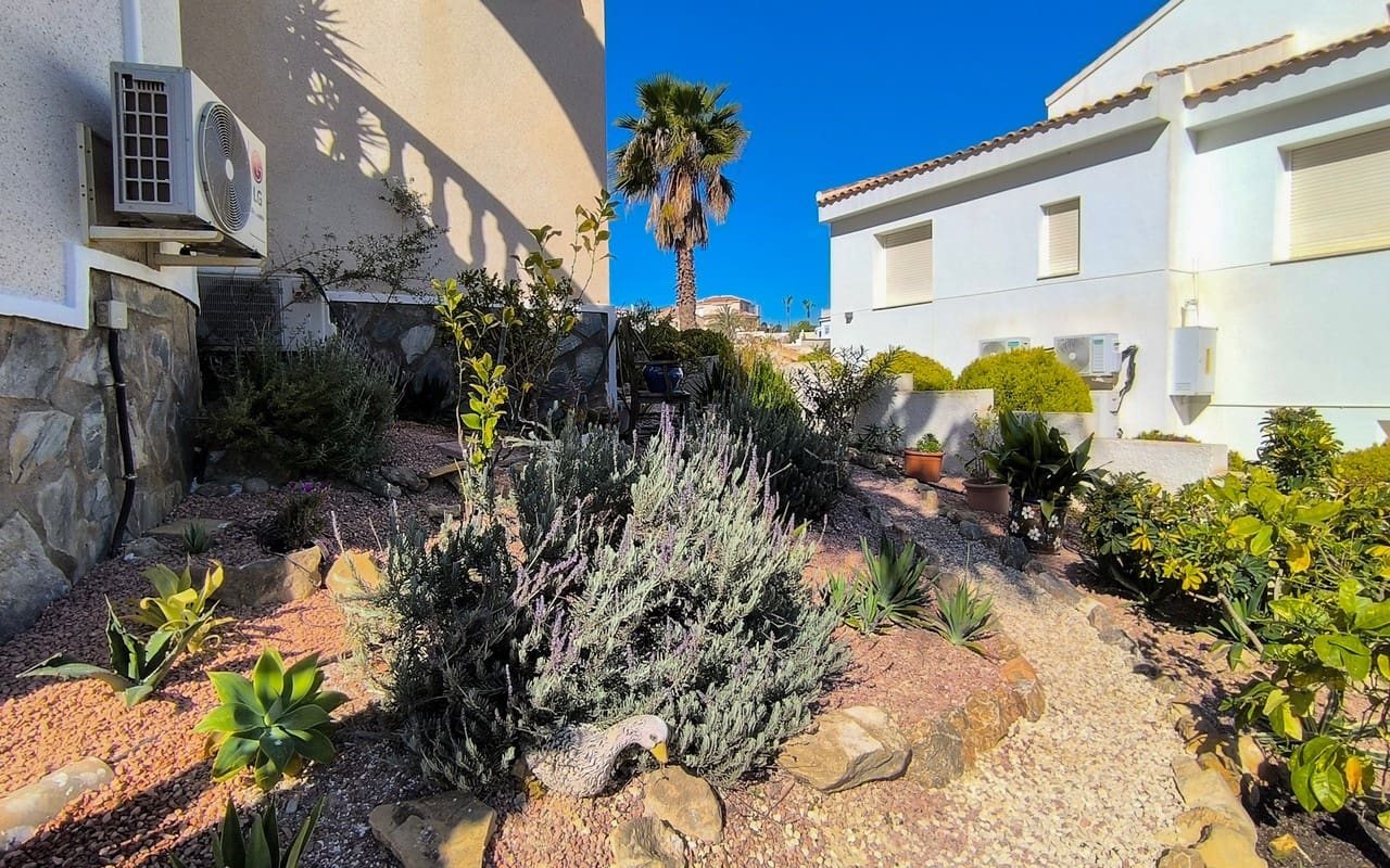 4 soveværelse Villa til salg i Ciudad Quesada med swimmingpool garage - € 375.000 (Ref: 9635133)