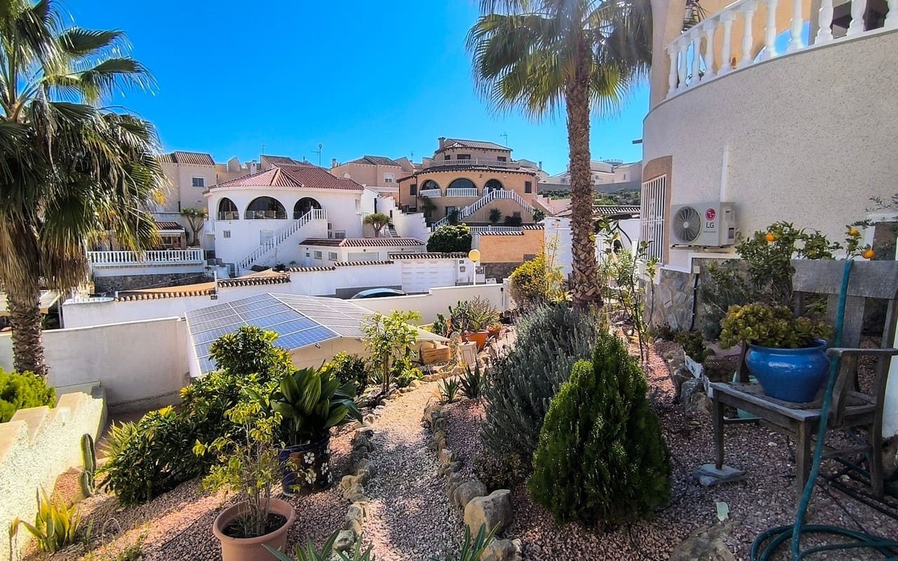 4 soveværelse Villa til salg i Ciudad Quesada med swimmingpool garage - € 375.000 (Ref: 9635133)