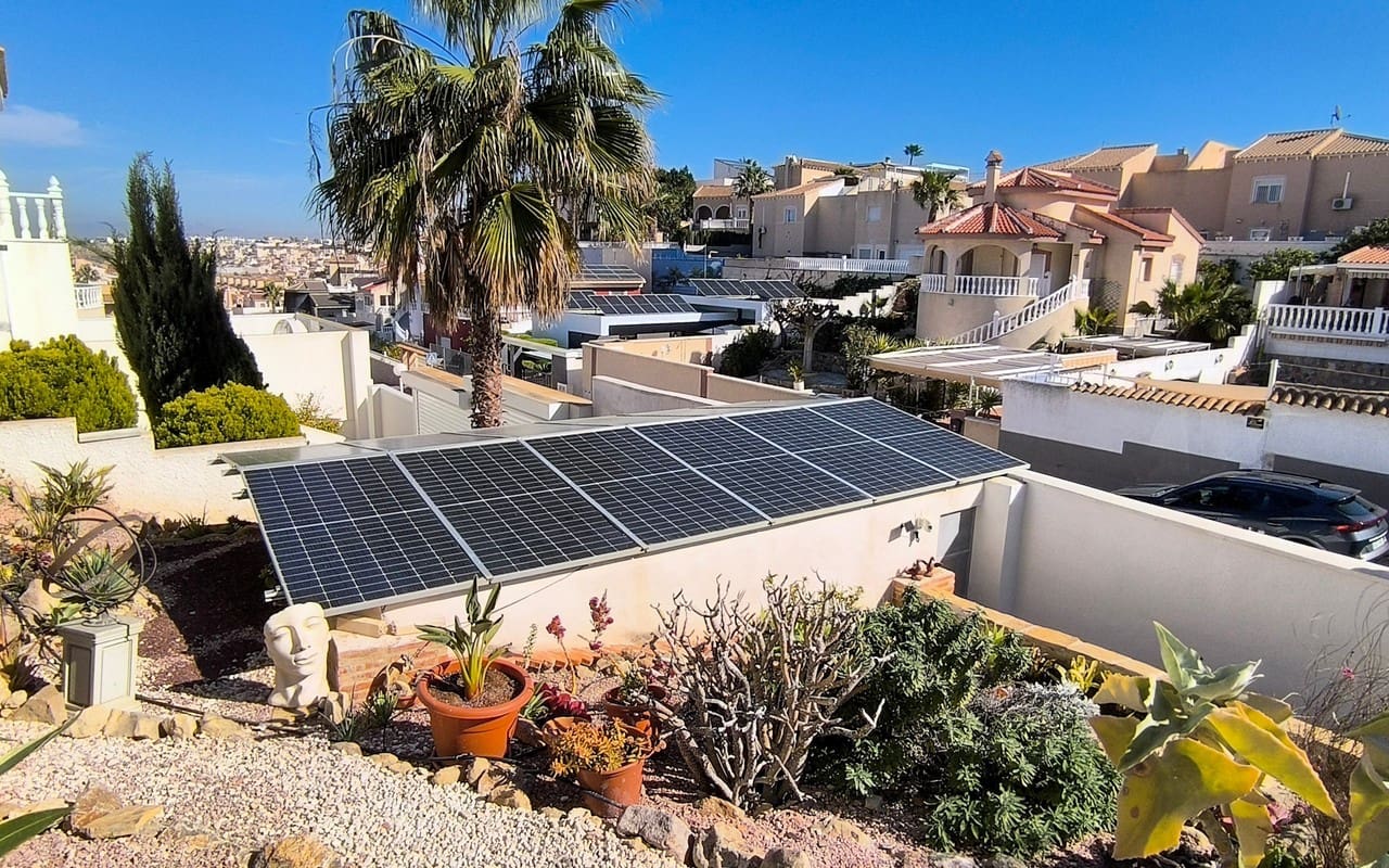 4 soveværelse Villa til salg i Ciudad Quesada med swimmingpool garage - € 375.000 (Ref: 9635133)