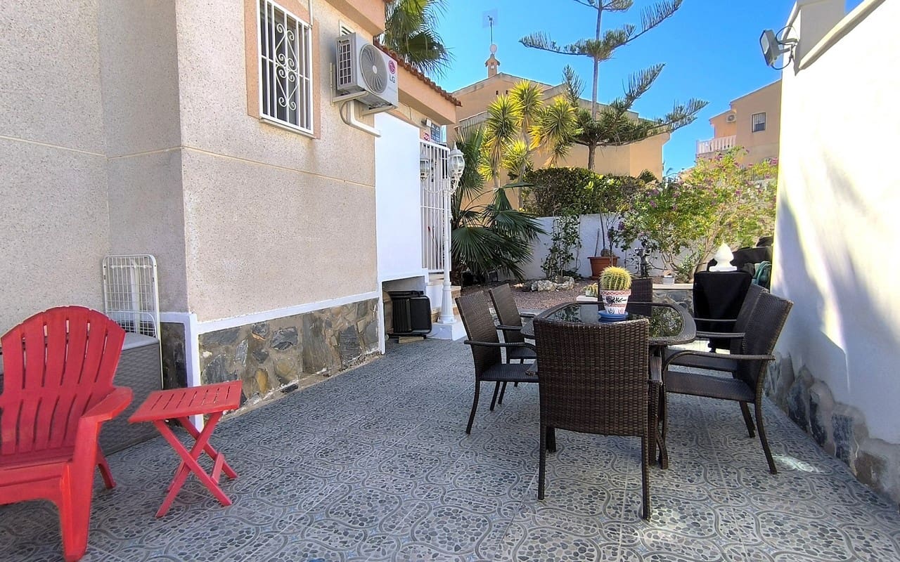 4 soveværelse Villa til salg i Ciudad Quesada med swimmingpool garage - € 375.000 (Ref: 9635133)