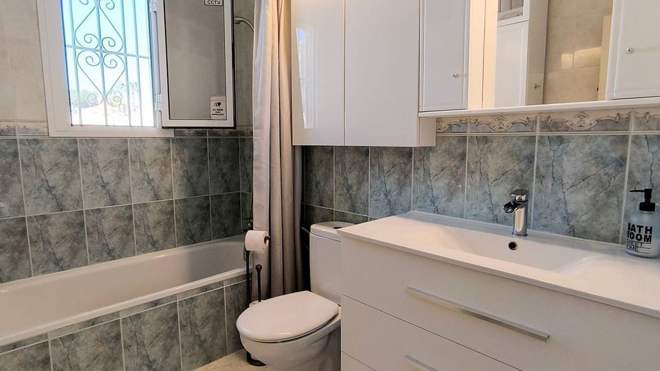 4 quarto Moradia para venda em Ciudad Quesada com piscina garagem - 385 000 € (Ref: 9635133)