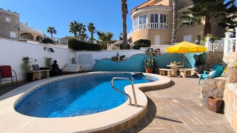 4 quarto Moradia para venda em Ciudad Quesada com piscina garagem - 385 000 € (Ref: 9635133)