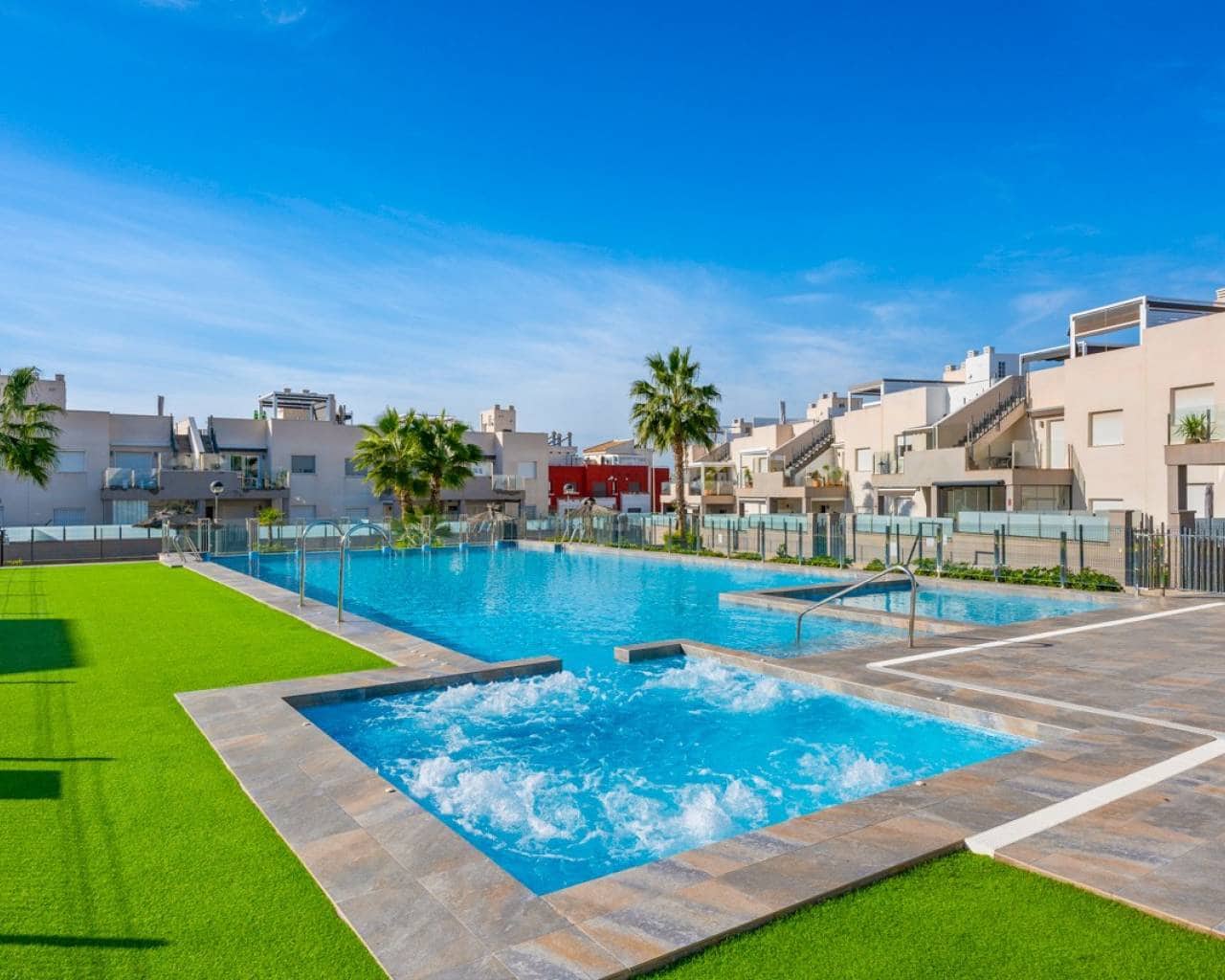 2 Zimmer Apartment zu verkaufen in Torrevieja mit Pool - 279.000 € (Ref: 9642455)