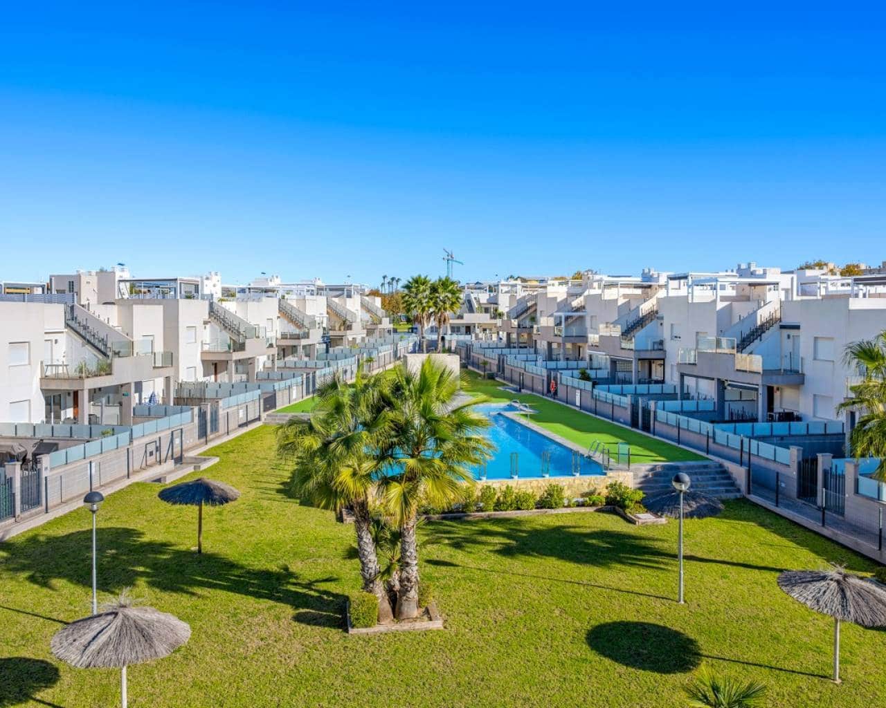 2 Zimmer Apartment zu verkaufen in Torrevieja mit Pool - 279.000 € (Ref: 9642455)