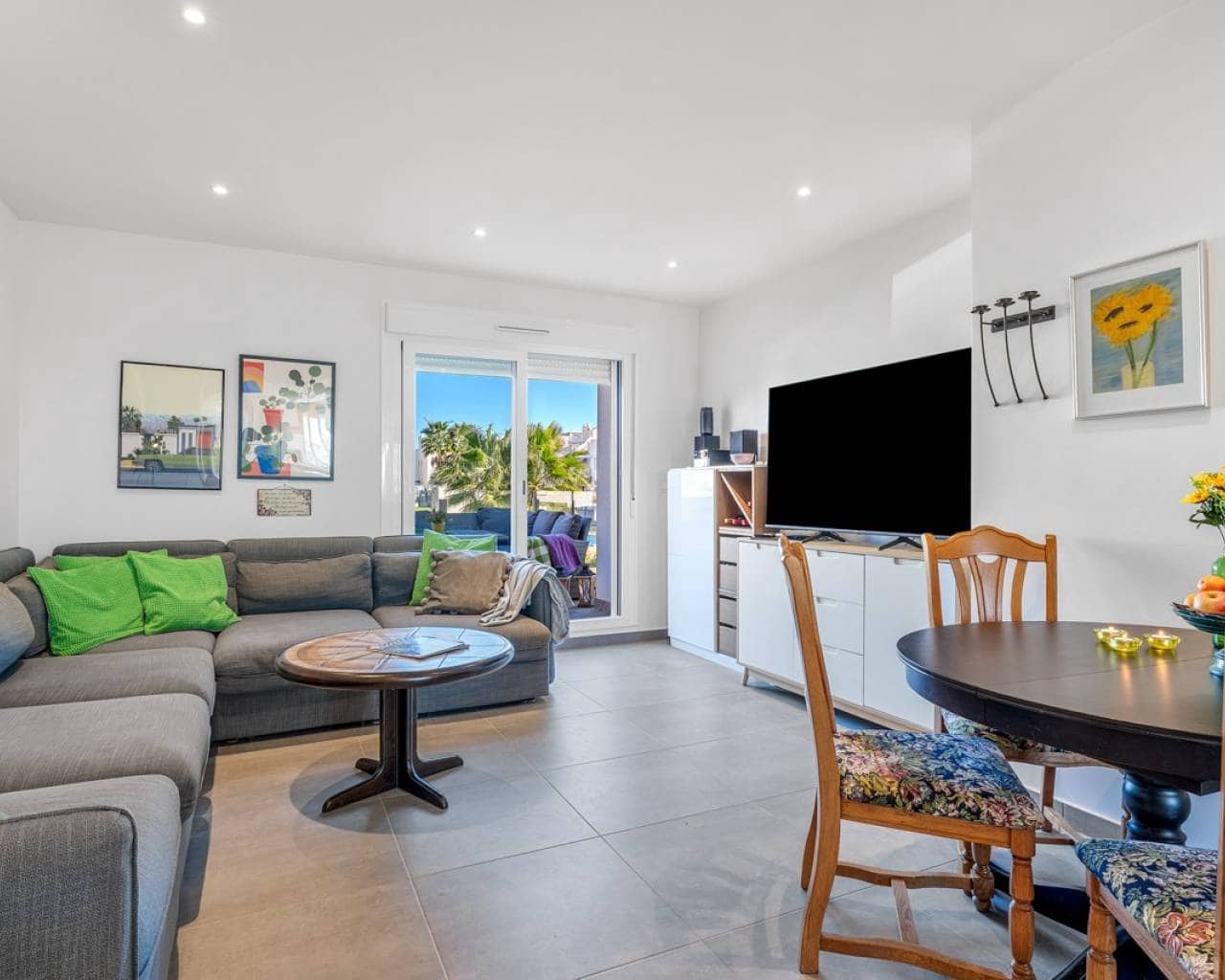 2 Zimmer Apartment zu verkaufen in Torrevieja mit Pool - 279.000 € (Ref: 9642455)