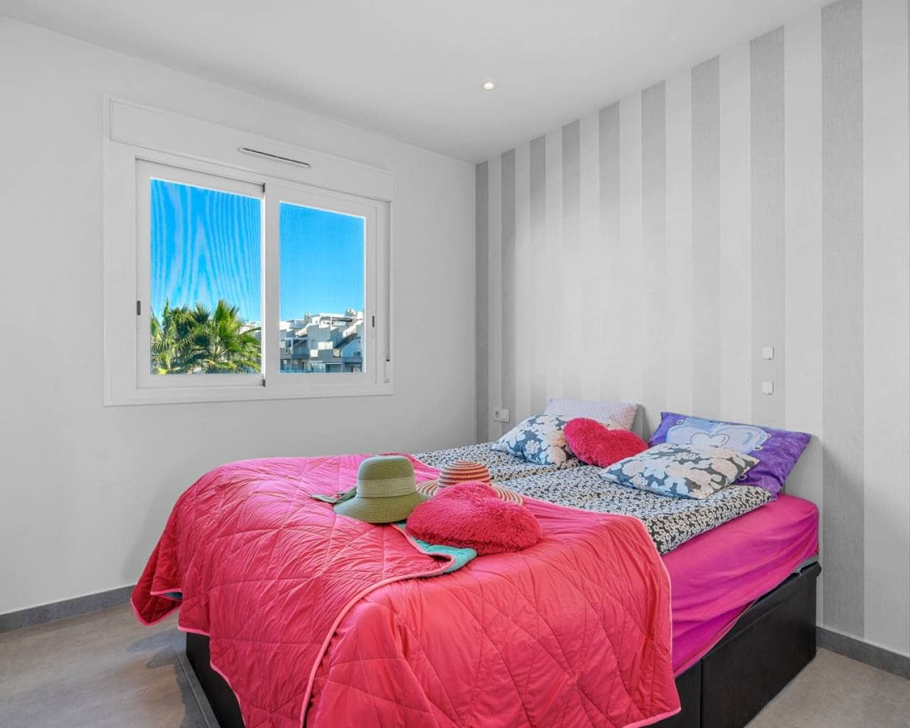 2 Zimmer Apartment zu verkaufen in Torrevieja mit Pool - 279.000 € (Ref: 9642455)