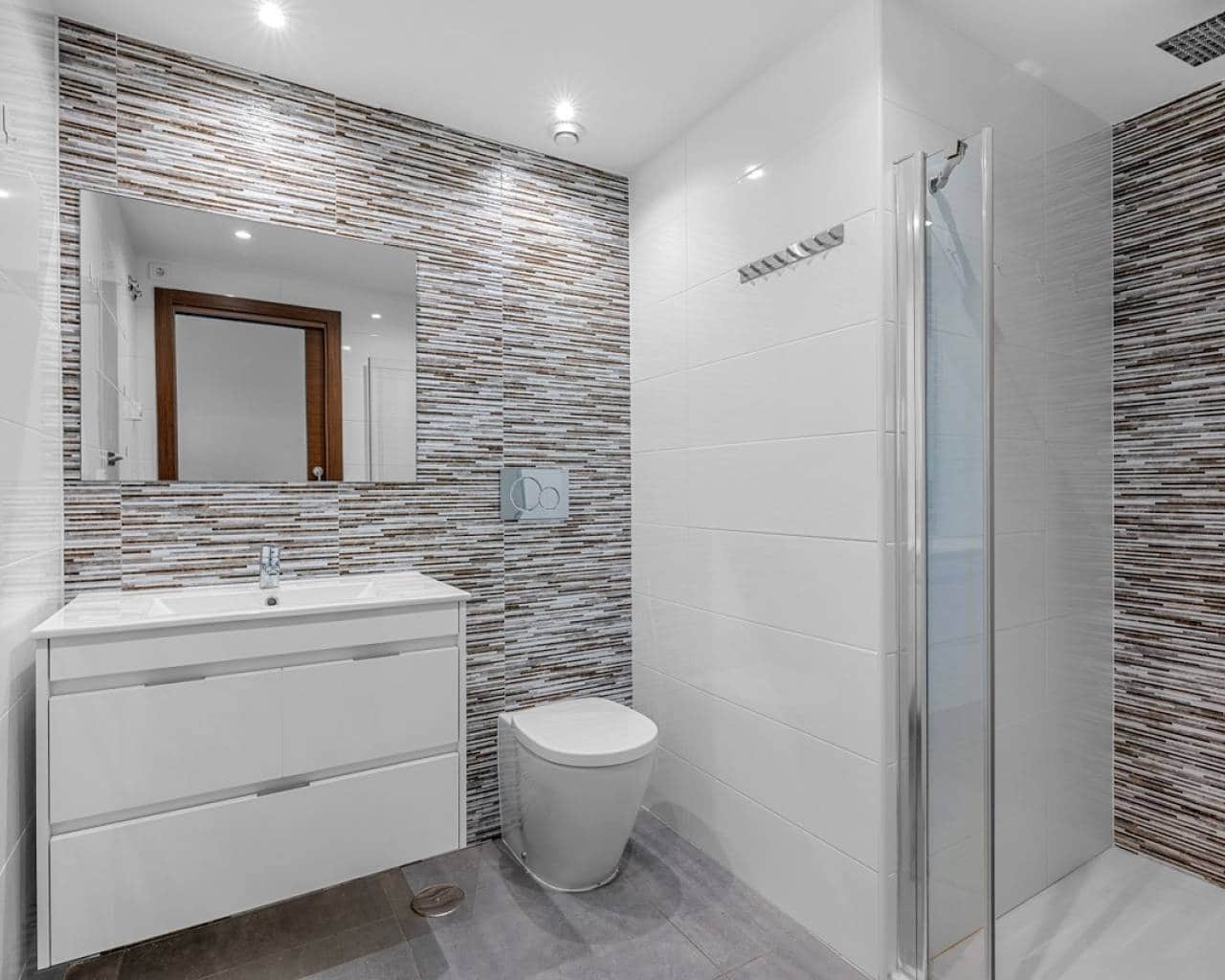 2 Zimmer Apartment zu verkaufen in Torrevieja mit Pool - 279.000 € (Ref: 9642455)