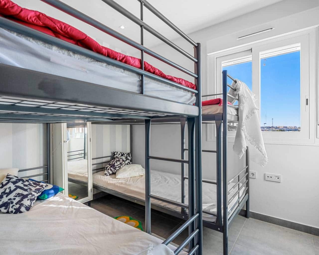 2 Zimmer Apartment zu verkaufen in Torrevieja mit Pool - 279.000 € (Ref: 9642455)