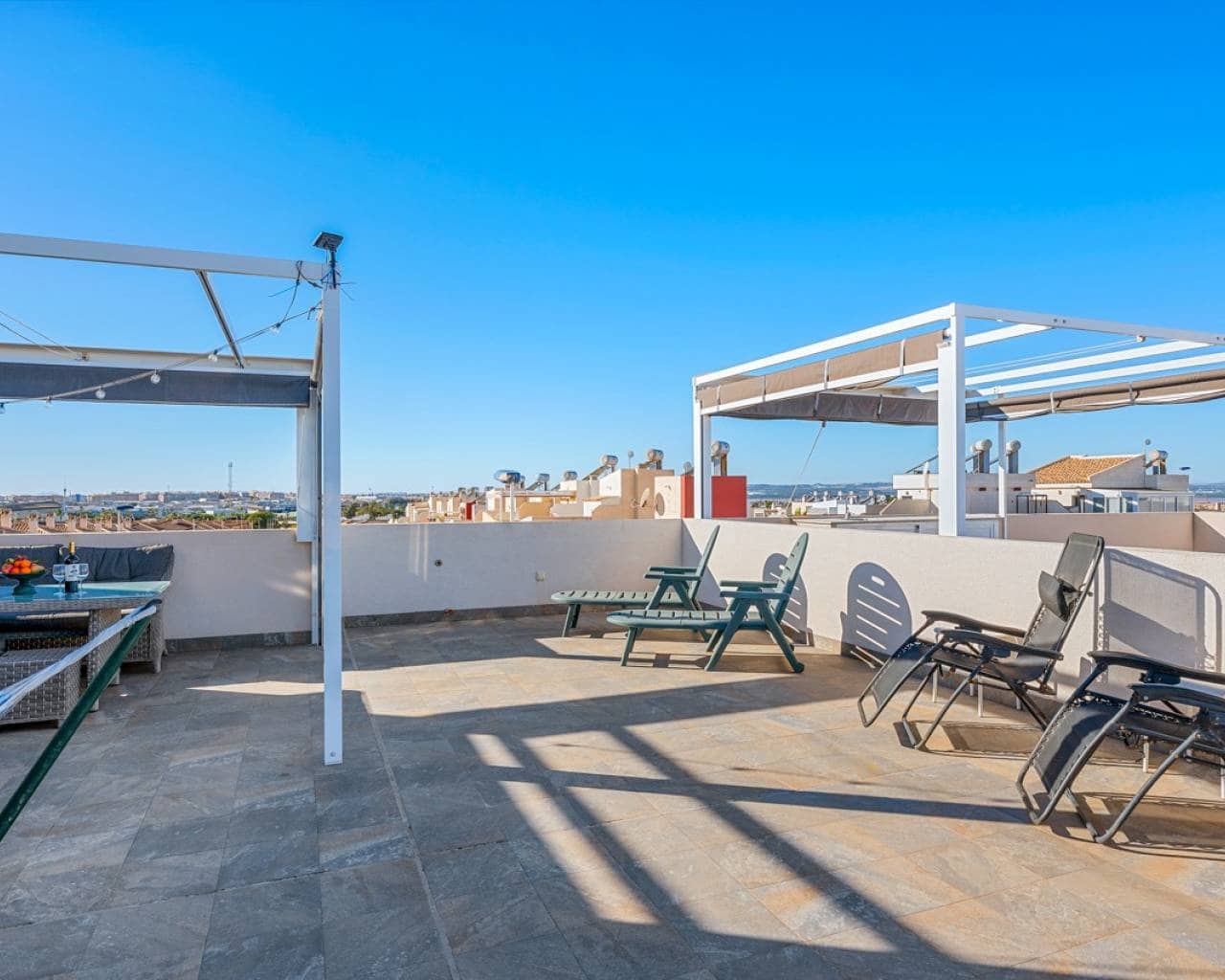 2 Zimmer Apartment zu verkaufen in Torrevieja mit Pool - 279.000 € (Ref: 9642455)