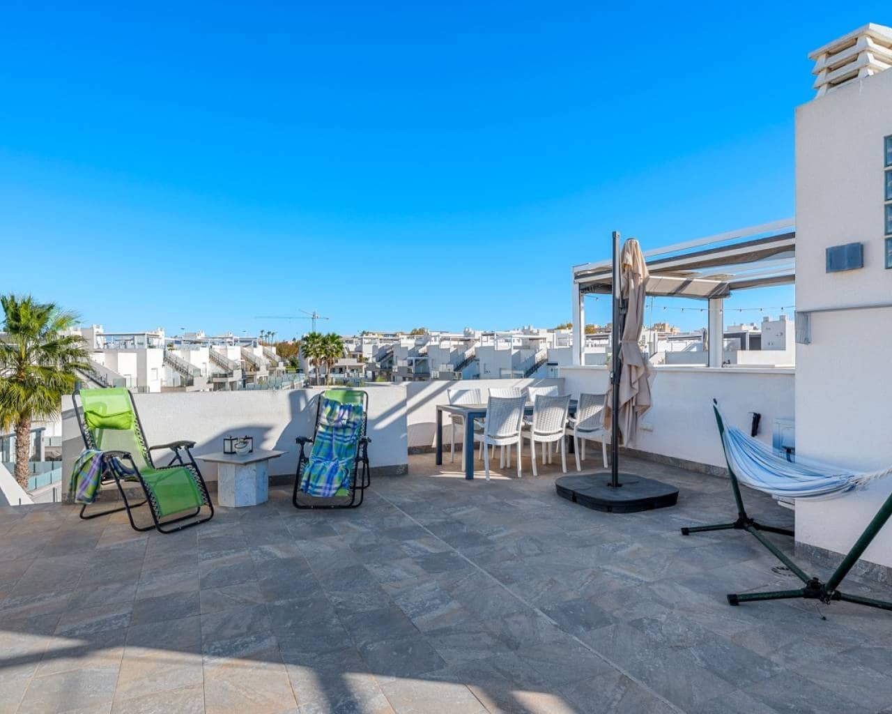 2 Zimmer Apartment zu verkaufen in Torrevieja mit Pool - 279.000 € (Ref: 9642455)