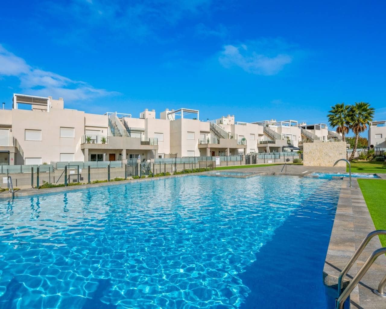 2 Zimmer Apartment zu verkaufen in Torrevieja mit Pool - 279.000 € (Ref: 9642455)