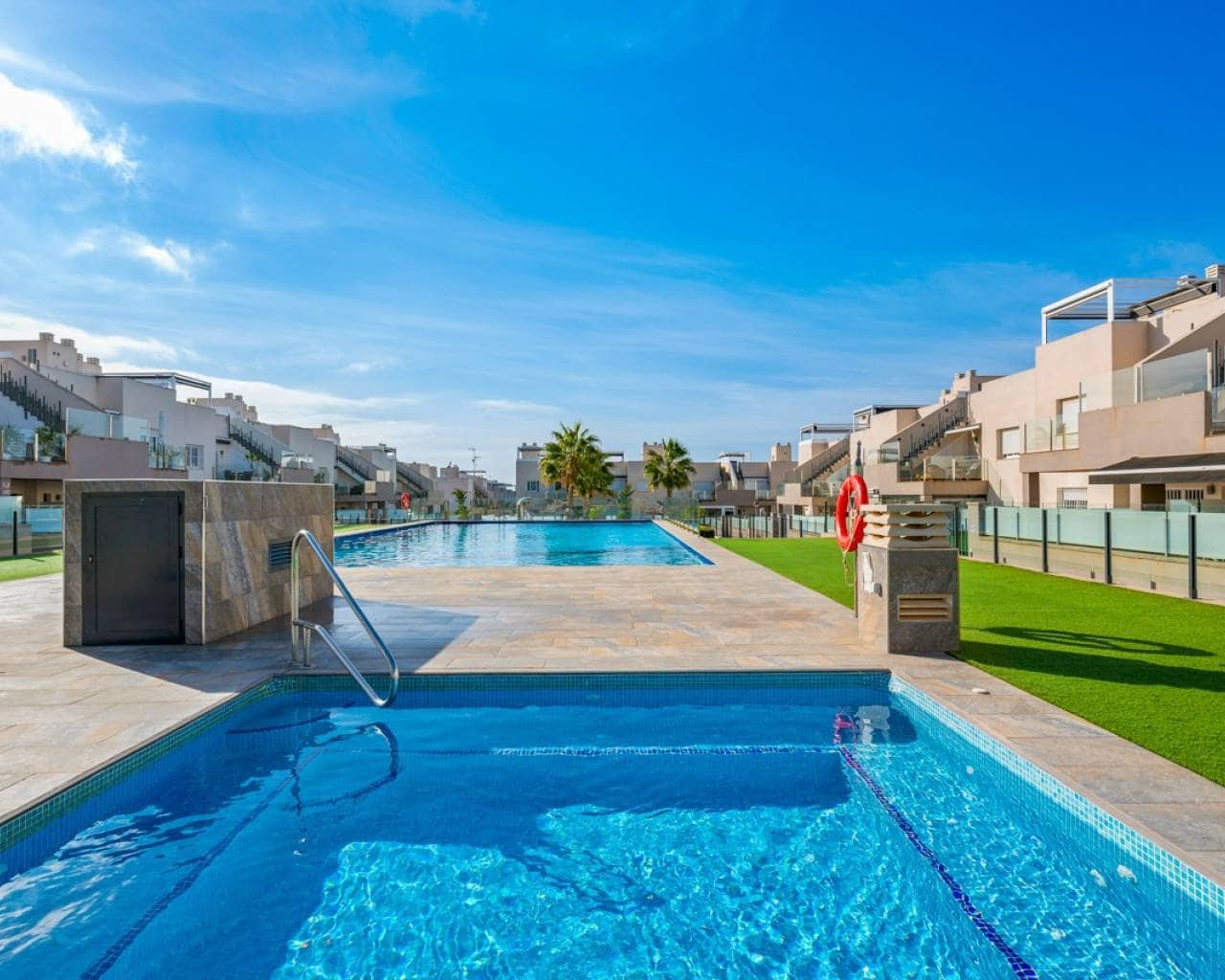 2 Zimmer Apartment zu verkaufen in Torrevieja mit Pool - 279.000 € (Ref: 9642455)