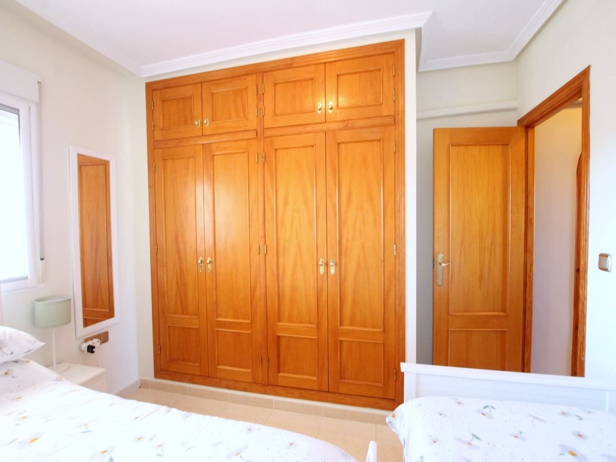 2 Zimmer Apartment zu verkaufen in Cabo Roig mit Pool - 149.000 € (Ref: 9645602)