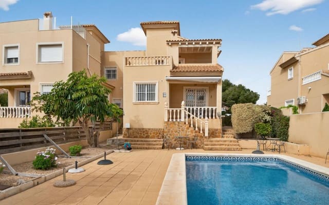 4 soveværelse Villa til salg i Torrevieja med swimmingpool garage - € 375.000 (Ref: 9653022)