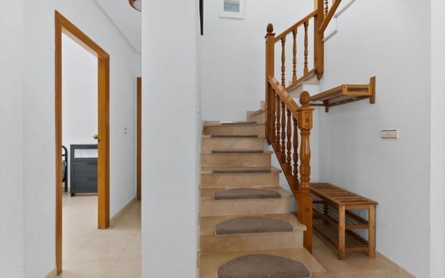 4 soveværelse Villa til salg i Torrevieja med swimmingpool garage - € 375.000 (Ref: 9653022)