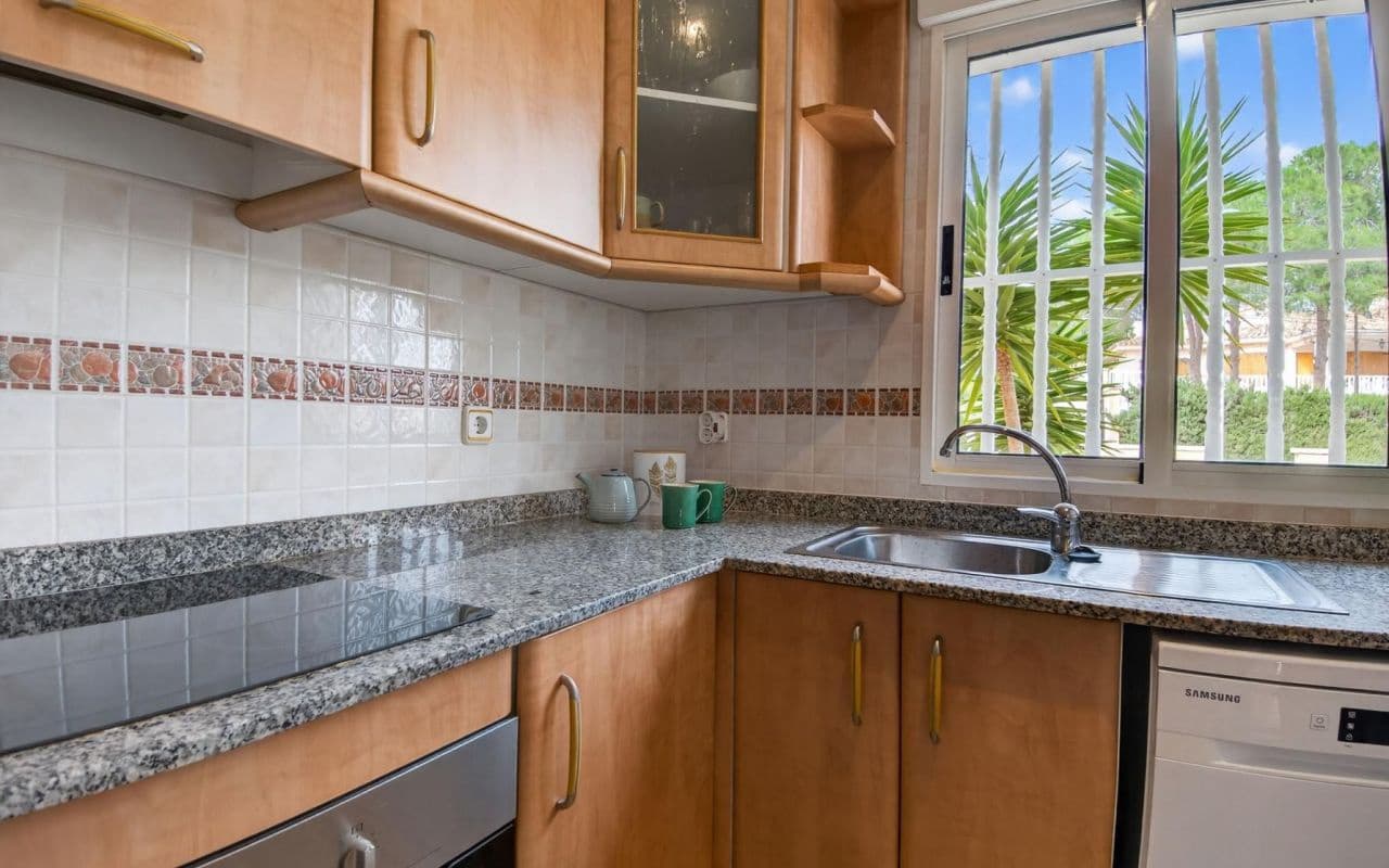 4 soveværelse Villa til salg i Torrevieja med swimmingpool garage - € 375.000 (Ref: 9653022)