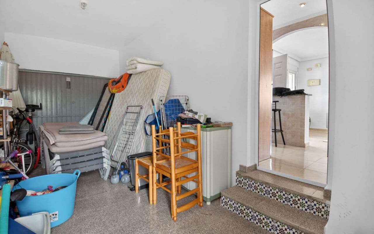 4 soveværelse Villa til salg i Torrevieja med swimmingpool garage - € 375.000 (Ref: 9653022)