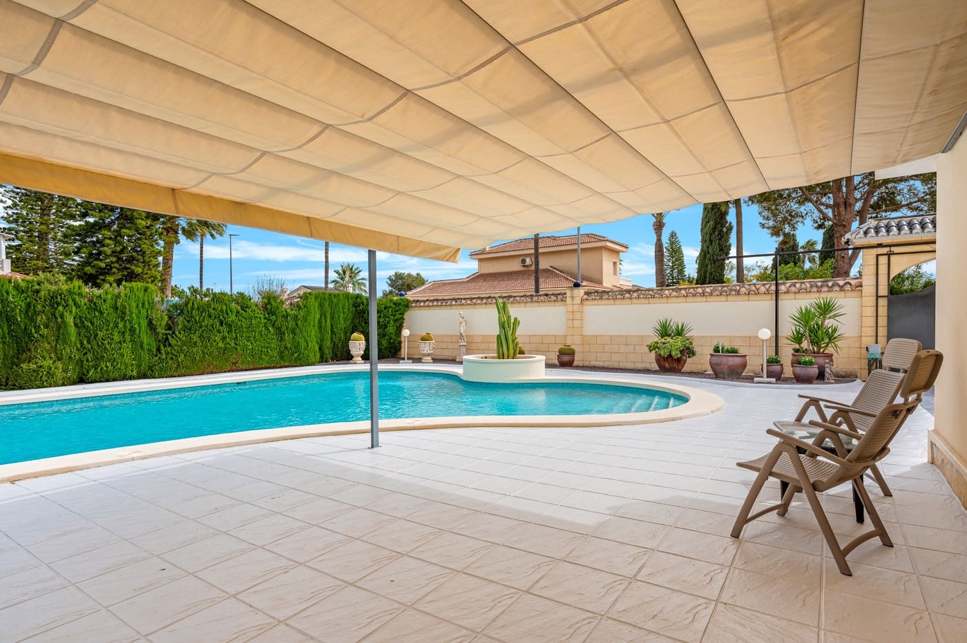 4 soverom Villa til salgs i Ciudad Quesada med svømmebasseng garasje - € 750 000 (Ref: 9656995)