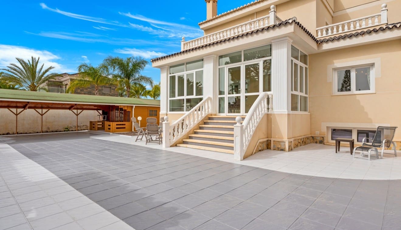 4 soverom Villa til salgs i Ciudad Quesada med svømmebasseng garasje - € 750 000 (Ref: 9656995)