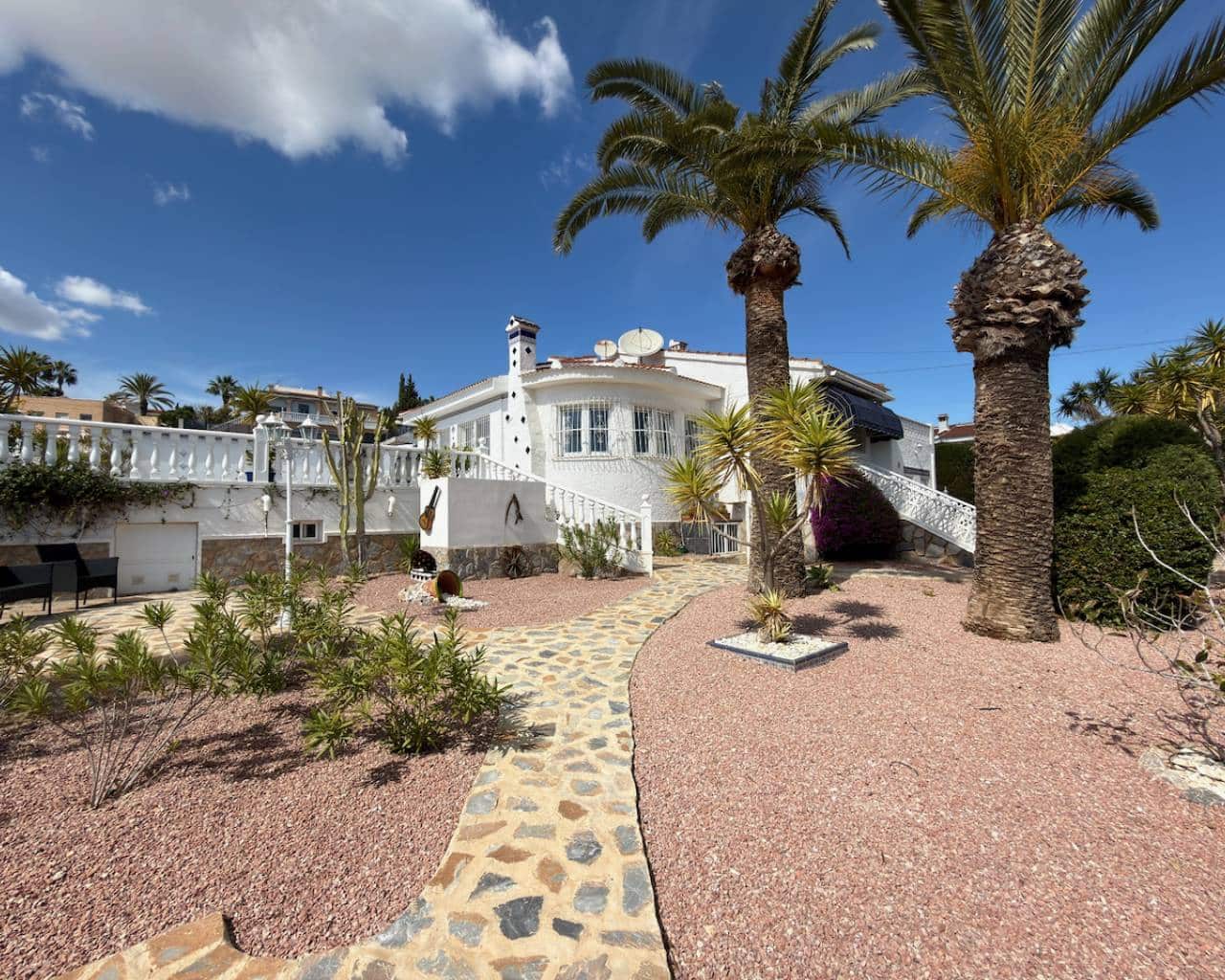 3 sovrum Villa till salu i Ciudad Quesada med pool - 625 000 € (Ref: 9669345)