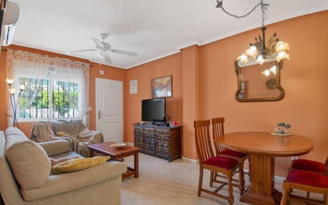 3 Zimmer Bungalow zu verkaufen in Torrevieja mit Pool - 219.000 € (Ref: 9669346)