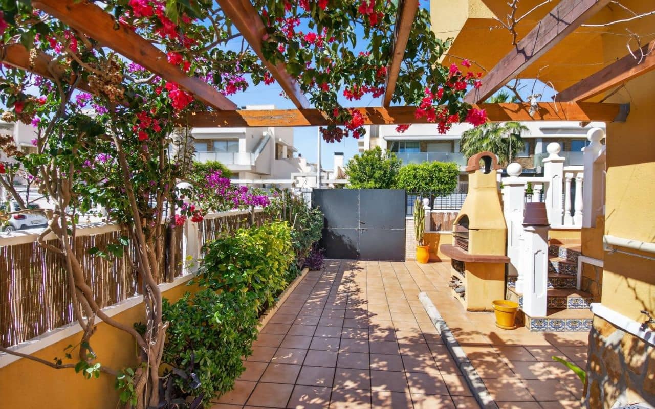 3 bedroom Bungalow for sale in Torrevieja with pool - € 219,000 (Ref: 9669346)